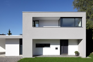 Überdachter Eingangsbereich Überdachter Eingangsbereich